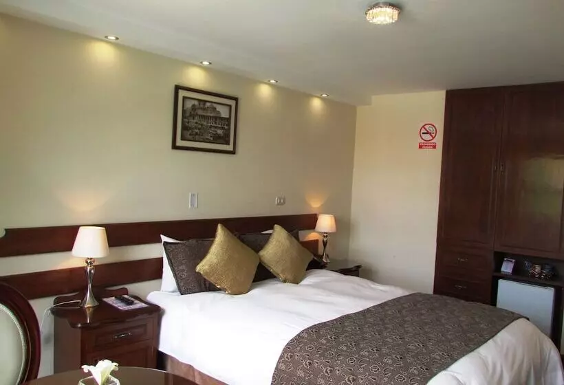 Queen’s Villa Hotel Boutique