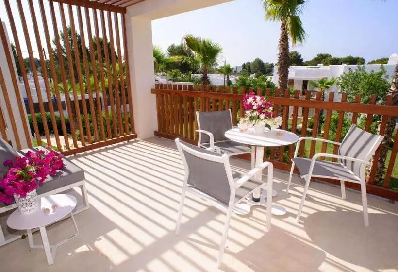 Fotos del hotel Cala Llenya Resort Ibiza:  3