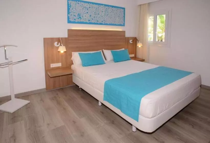 Fotos del hotel Cala Llenya Resort Ibiza:  23