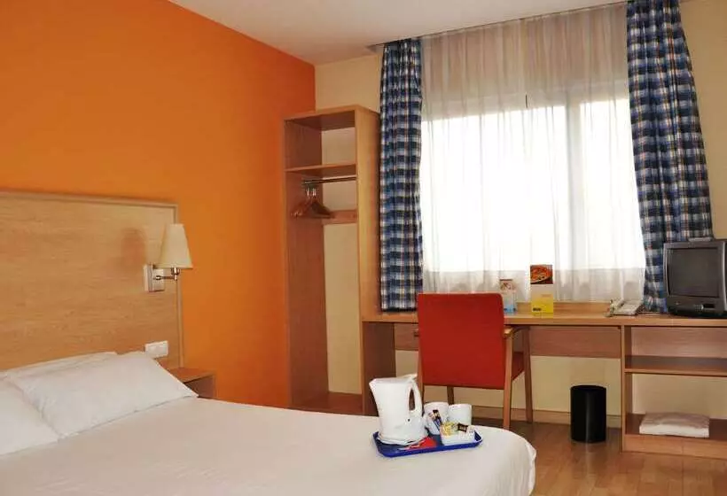Fotos del hotel Travelodge Barcelona Fira:  7