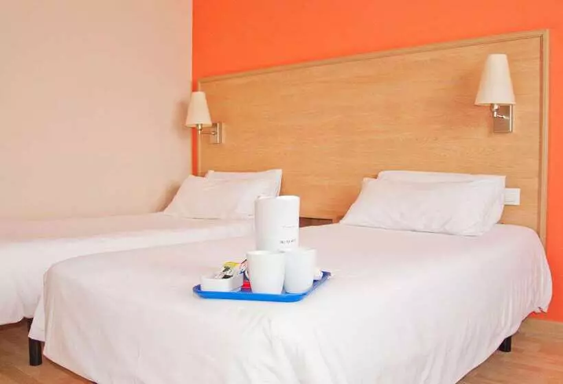 Fotos del hotel Travelodge Barcelona Fira:  18