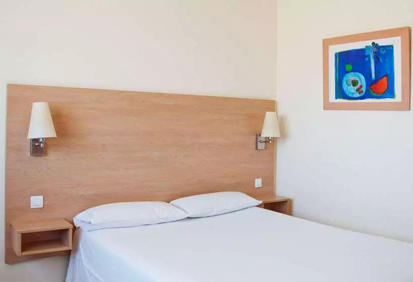 Fotos del hotel Travelodge Barcelona Fira:  12