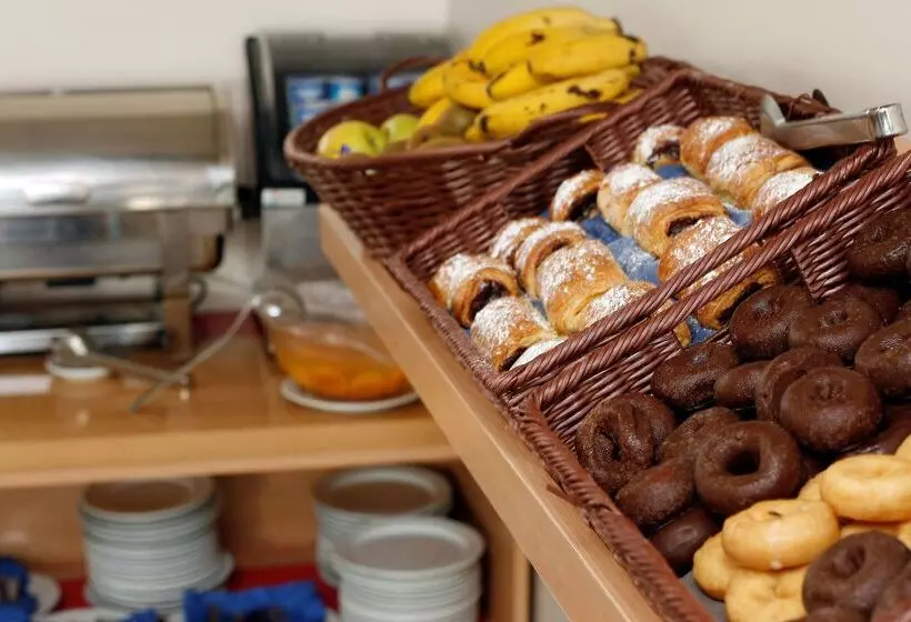 Fotos del hotel Travelodge Barcelona Fira:  3