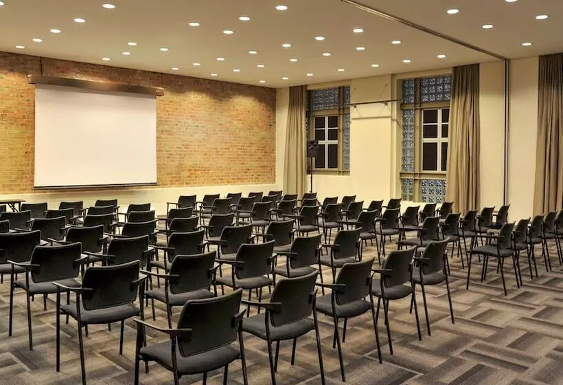 Fotos del hotel Protea  By Marriott Cape Town Victoria Junction:  11