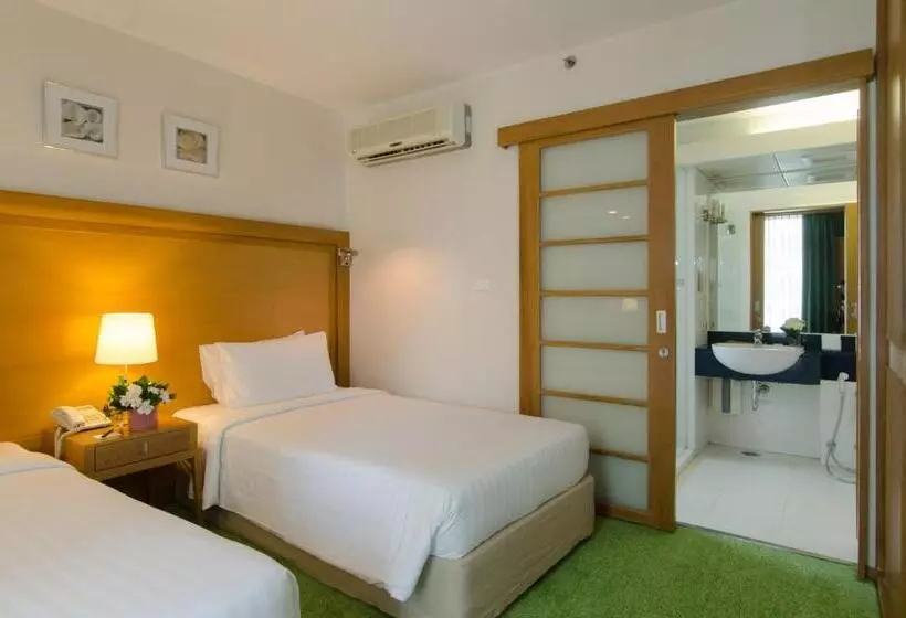 Fotos del hotel At Ease Saladaeng By Aetas:  16