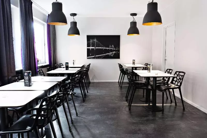 Fotos del hotel Sure  By Best Western Arena:  11