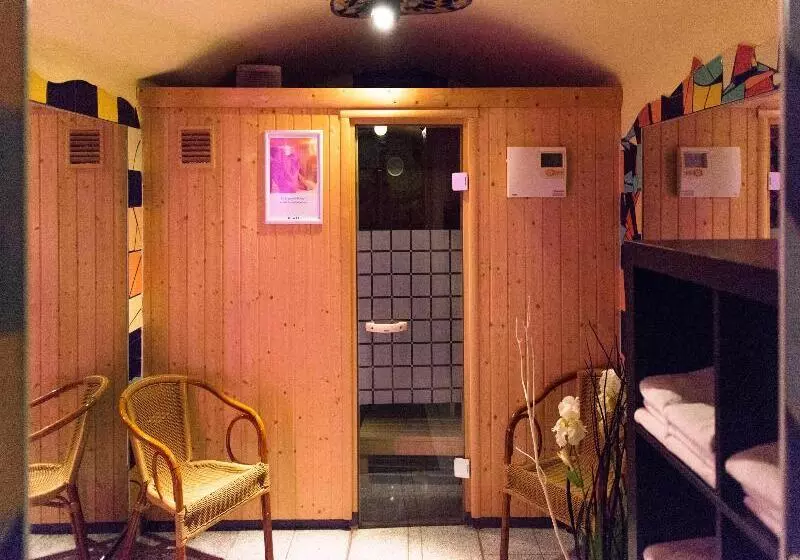 Fotos del hotel Grand  Downtown:  2