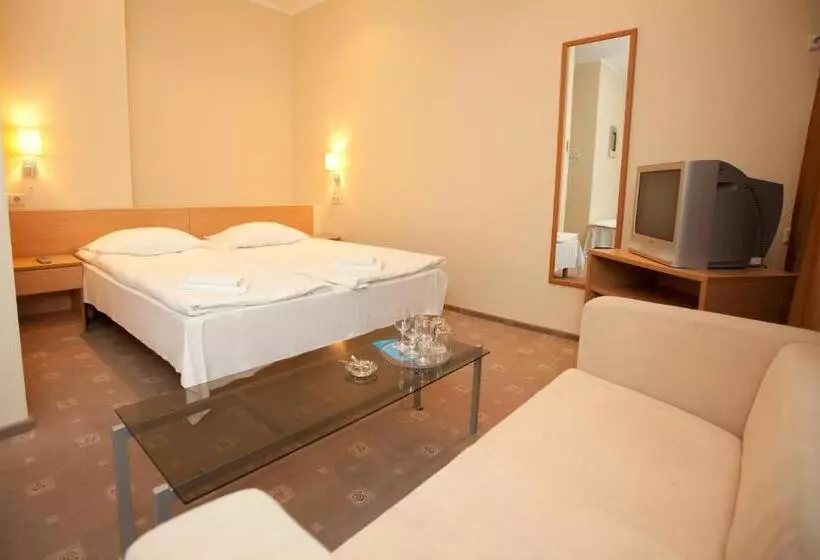 Fotos del hotel Toss:  6