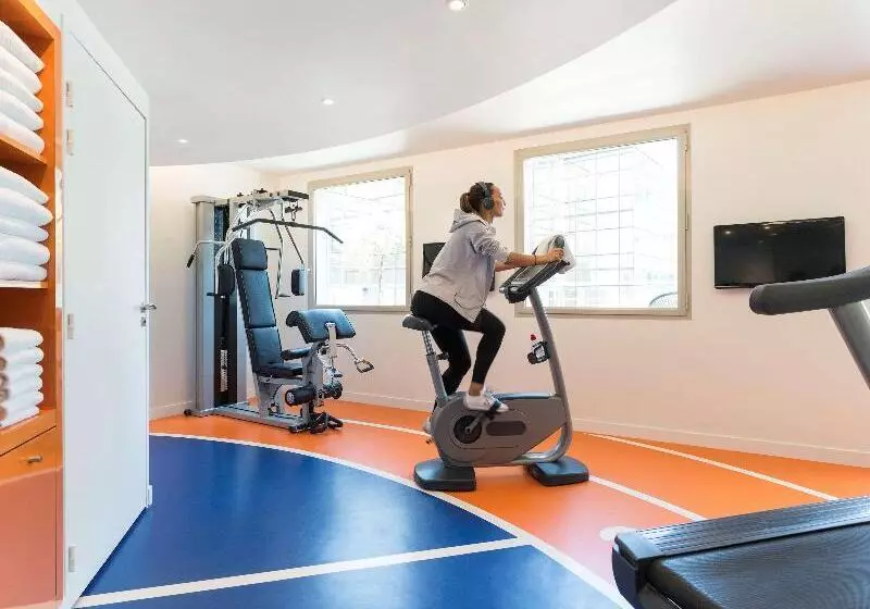 Fotos del hotel Novotel Paris Centre Gare Montparnasse:  2