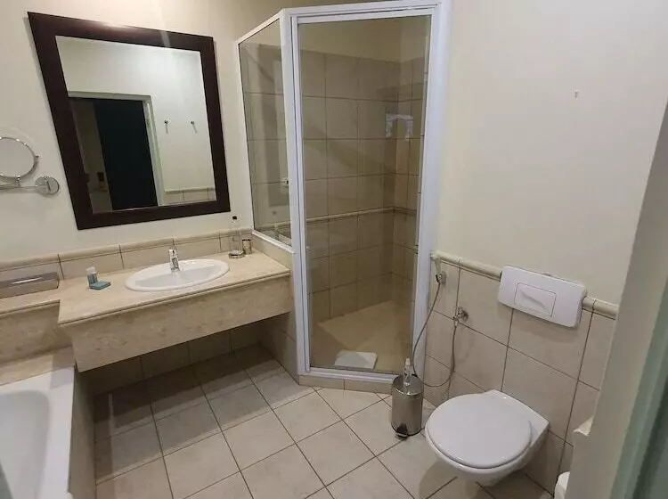 Fotos del hotel 10 2nd Avenue Houghton Estate:  7