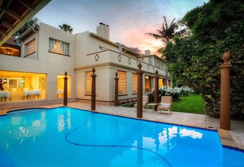 Fotos del hotel 10 2nd Avenue Houghton Estate:  2