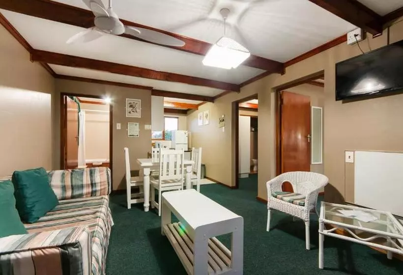 Fotos del hotel Pine Lodge Resort:  2