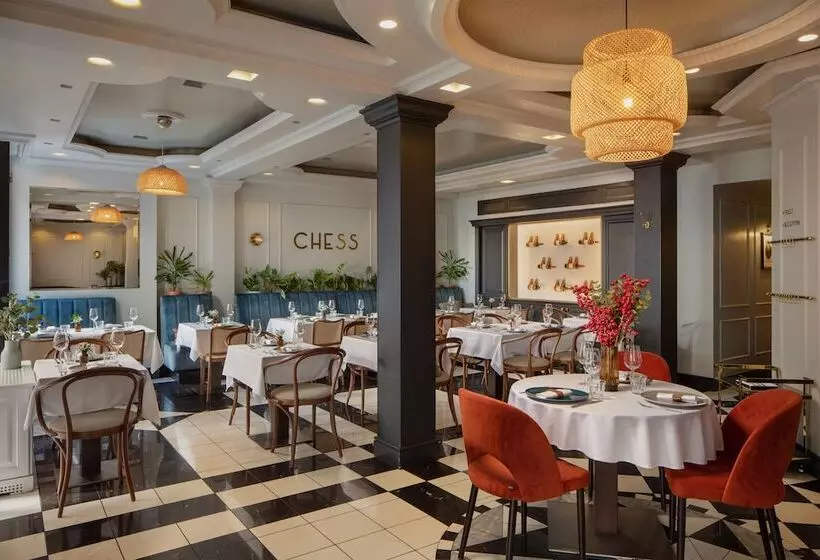 Fotos del hotel Queen's Court Hotel & Residence:  18