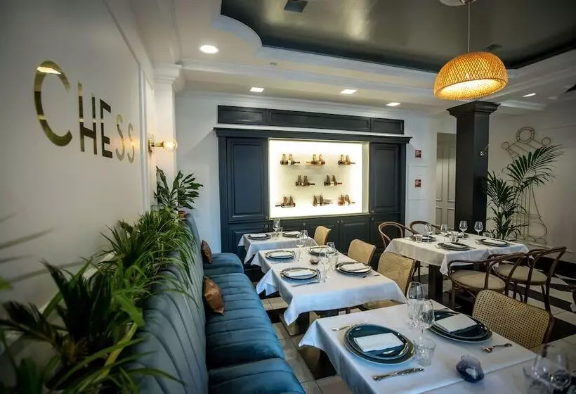 Fotos del hotel Queen's Court Hotel & Residence:  4