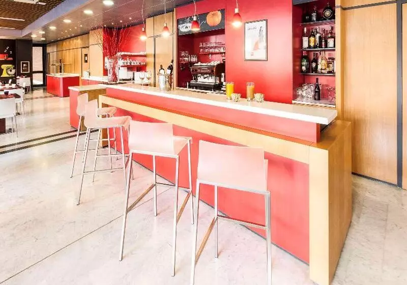 Fotos del hotel Ibis Roma Fiera:  8