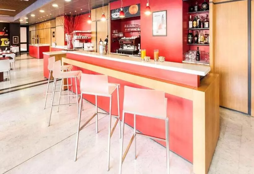 Fotos del hotel Ibis Roma Fiera:  11