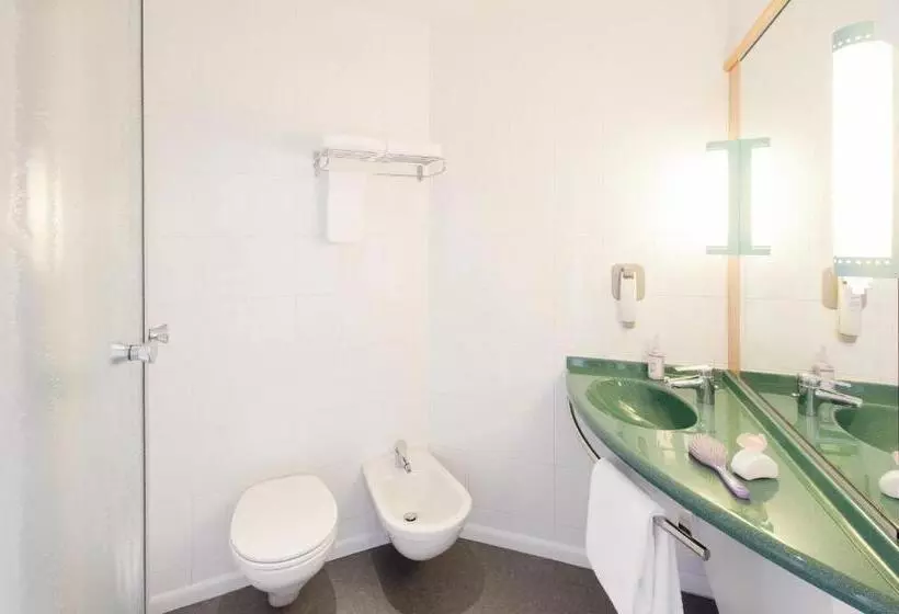 Fotos del hotel Ibis Roma Fiera:  5