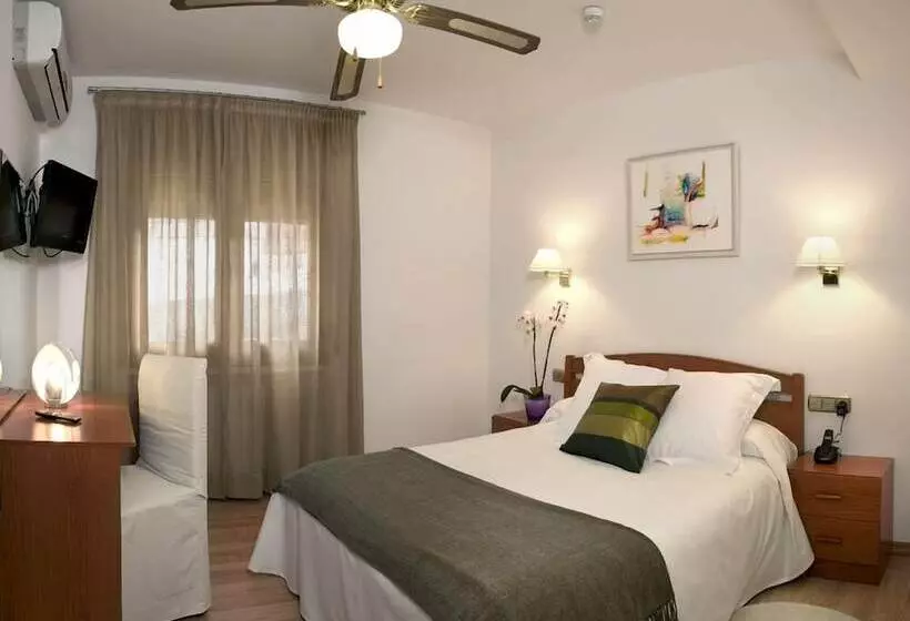 Fotos del hotel Porta D'Alella:  9