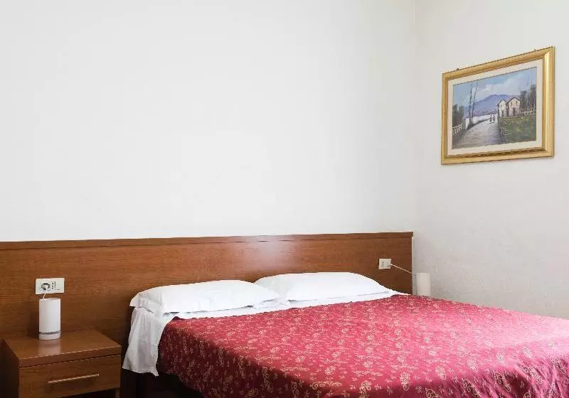 Fotos del hotel Stromboli:  8