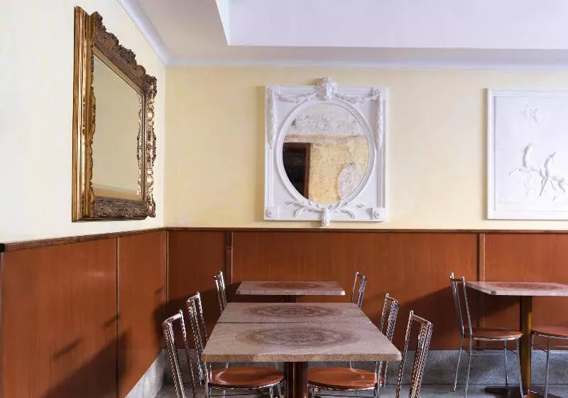 Fotos del hotel Stromboli:  4