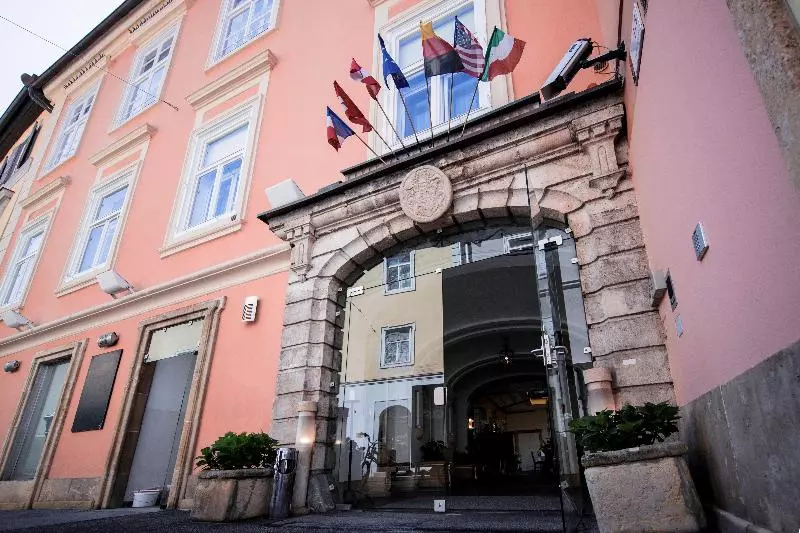 Boutiquehotel Dom – Rooms & Suites