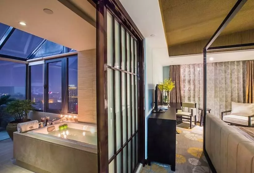 Fotos del hotel Huachen International:  11