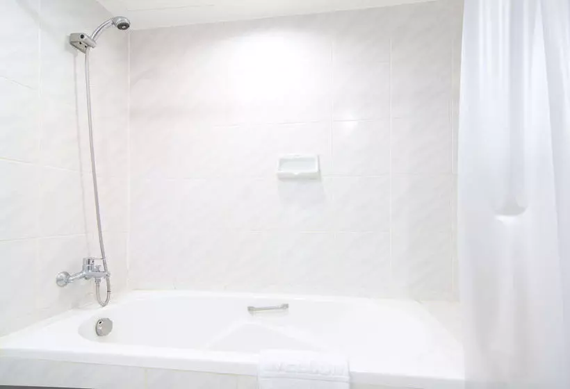 Fotos del hotel Omni Tower Sukhumvit Nana By Compass Hospitality:  17