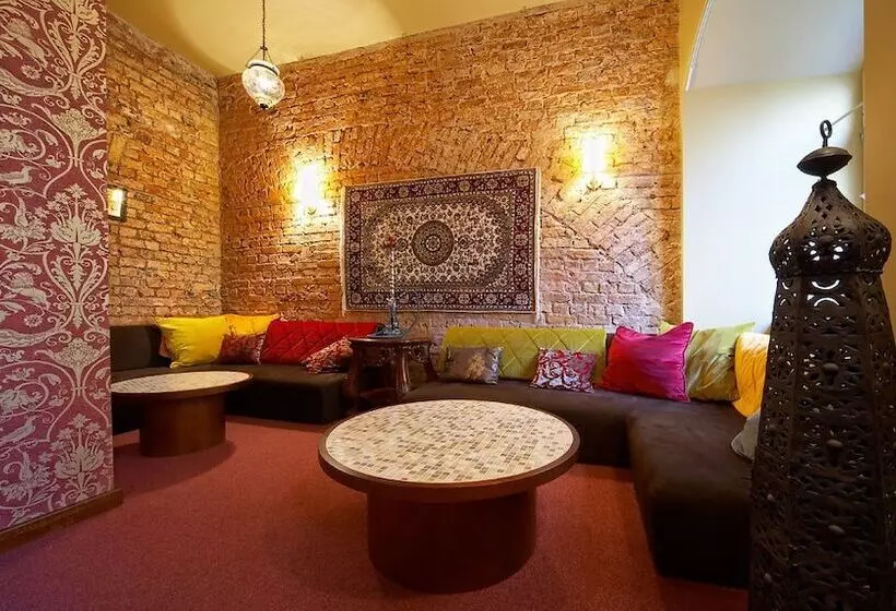 Fotos del hotel Garden Palace:  2