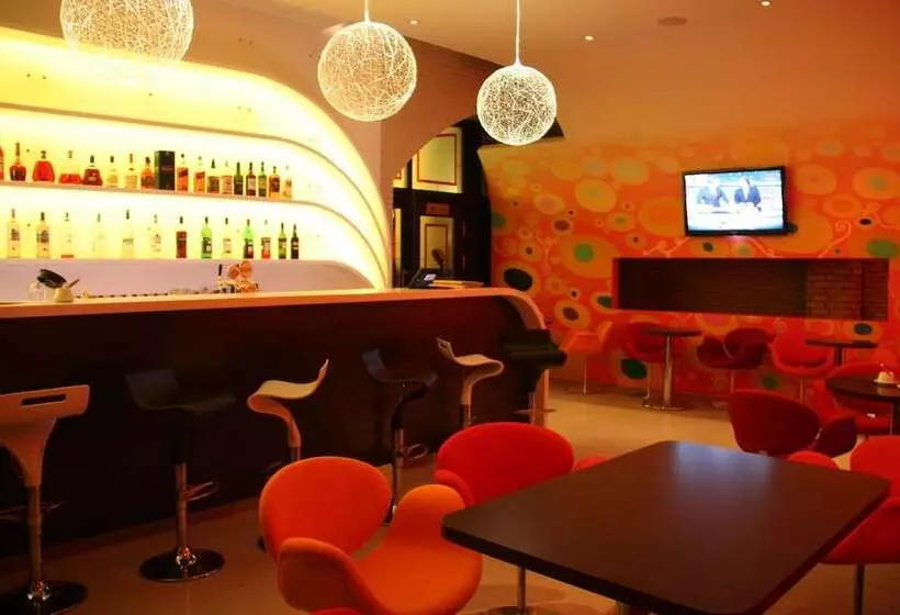 Fotos del hotel Garden Palace:  5