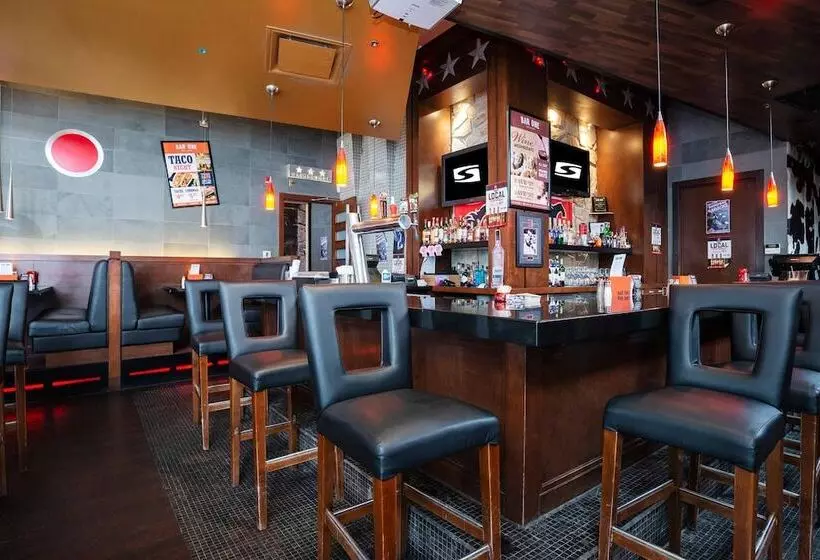 Fotos del hotel Sandman Hotel & Suites Calgary West:  4