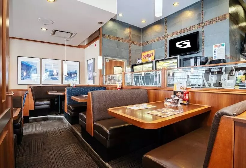 Fotos del hotel Sandman Hotel & Suites Calgary West:  9