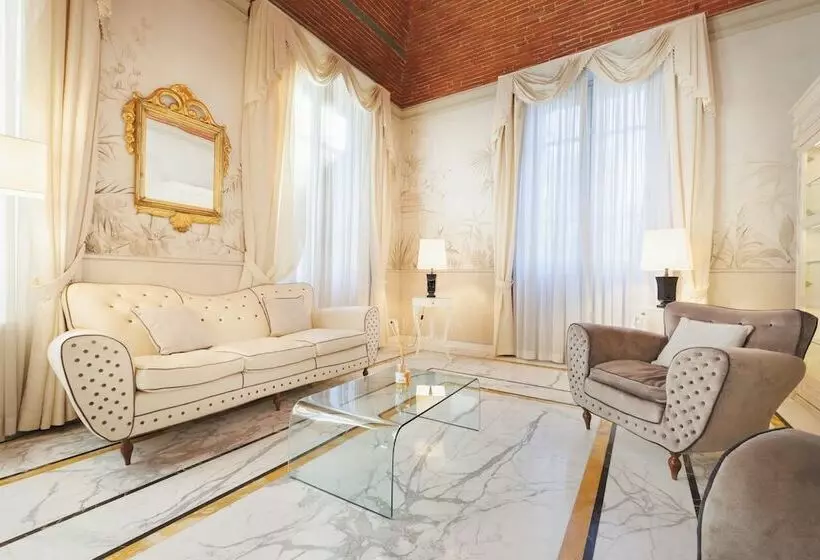 Fotos del hotel Embassy:  21