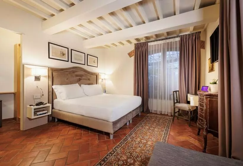 Fotos del hotel Embassy:  22