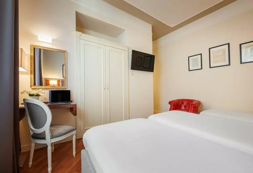 Fotos del hotel Embassy:  10