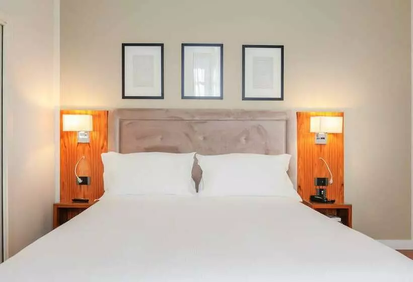 Fotos del hotel Embassy:  17