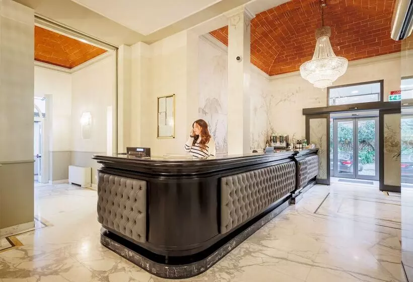 Fotos del hotel Embassy:  2