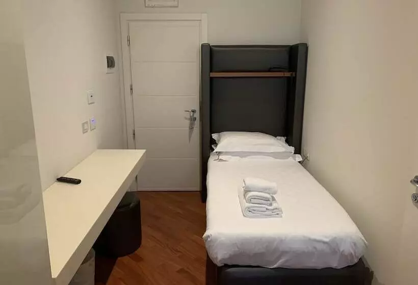 Fotos del hotel Embassy:  23