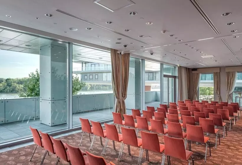 Fotos del hotel Grand Hotel River Park, A Luxury Collection Hotel, Bratislava:  23