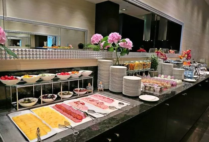 Fotos del hotel Grand Hotel River Park, A Luxury Collection Hotel, Bratislava:  24