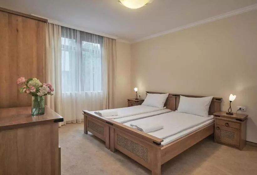 Fotos del hotel Santa Marina Holiday Village:  1