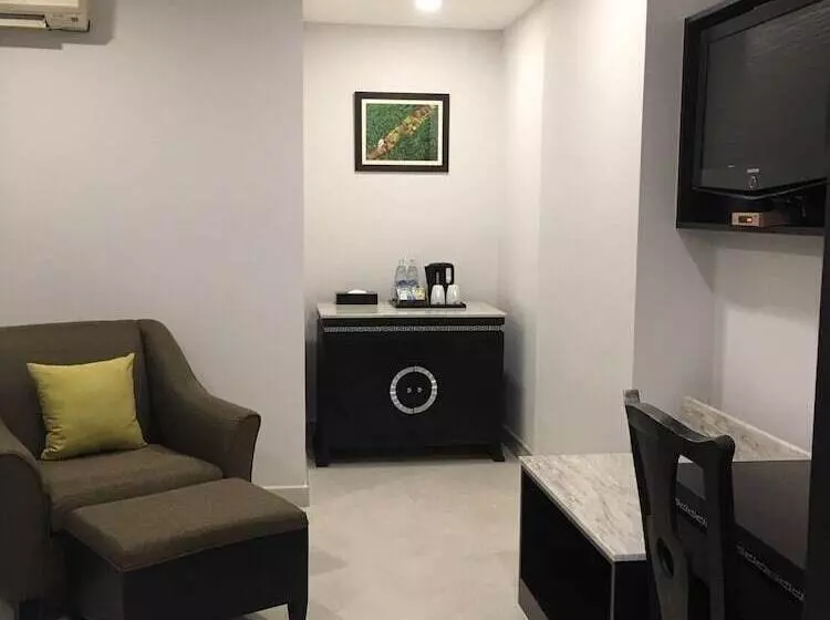 Fotos del hotel Mac Boutique Suites:  2