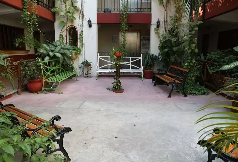 Fotos del hotel María Eugenia:  6