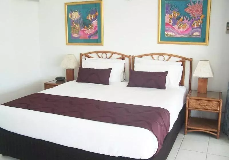 Roydon Beachfront Apartments