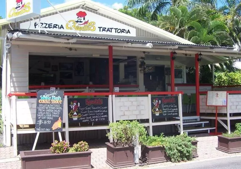 Fotos del hotel Roydon Beachfront Apartments:  3