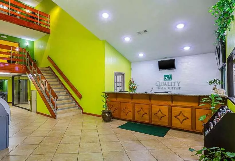 Fotos del hotel Quality Inn & Suites:  2