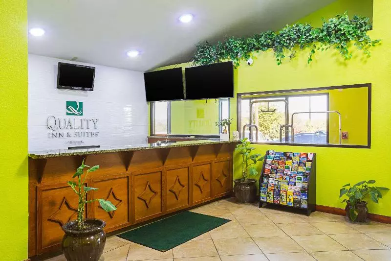 Fotos del hotel Quality Inn & Suites:  8