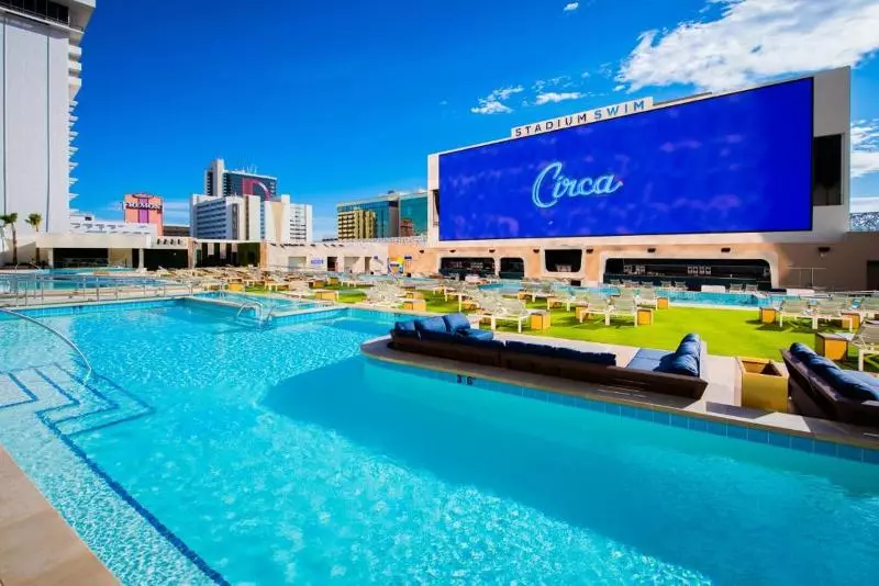Fotos del hotel Circa Resort & Casino - Adults Only:  2