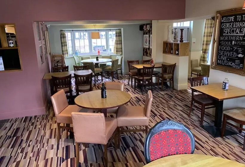 Fotos del hotel George & Dragon:  2