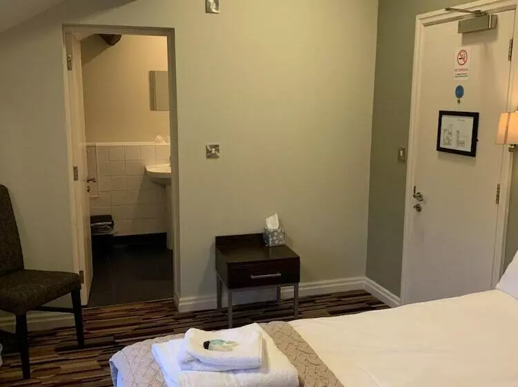 Fotos del hotel George & Dragon:  14