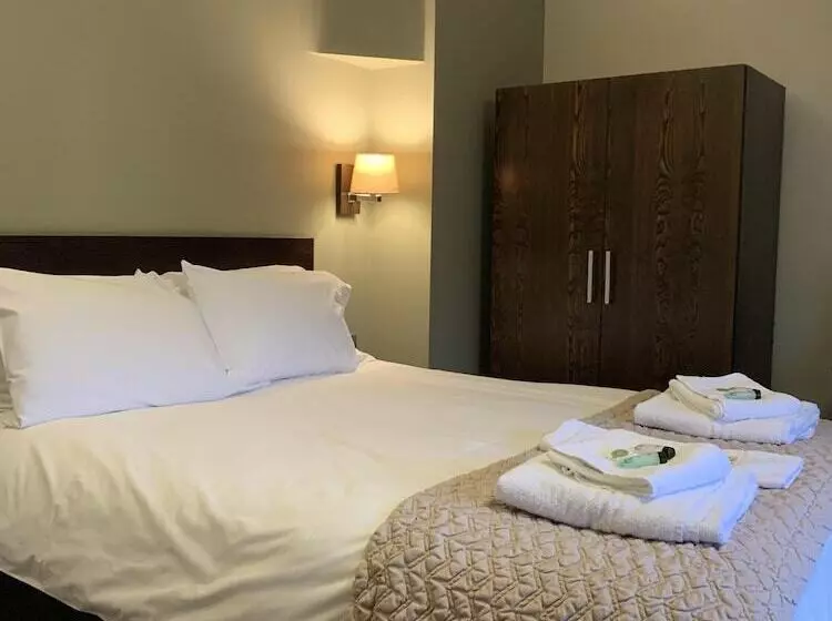 Fotos del hotel George & Dragon:  12